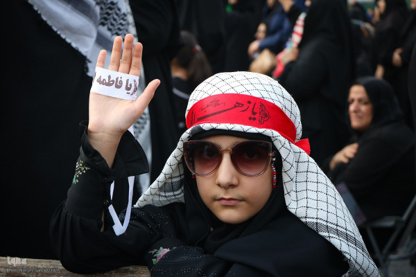حضور دختران و بانوان در اجتماع عظیم مردمی عصر عاشورا « یوم الحسین ع»