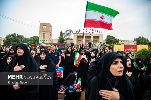 حضور دختران و بانوان در اجتماع عظیم مردمی عصر عاشورا « یوم الحسین ع»