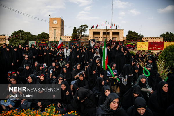 حضور دختران و بانوان در اجتماع عظیم مردمی عصر عاشورا « یوم الحسین ع»