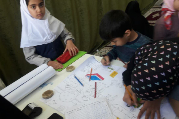برپایی ایستگاه نقاشی هفته وحدت در شهرستان بدره