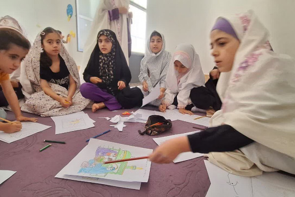 برپایی ایستگاه نقاشی هفته وحدت در شهرستان بدره