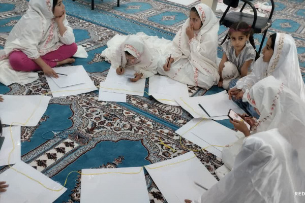 برپایی ایستگاه نقاشی هفته وحدت در شهرستان بدره