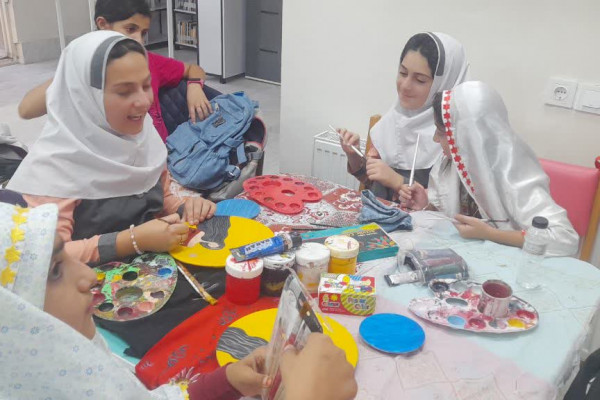 برپایی ایستگاه نقاشی هفته وحدت در شهرستان بدره