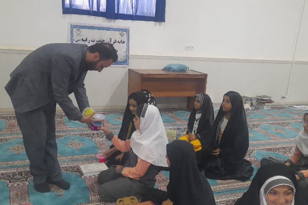 تجلیل از متربیان اوقات فراغت تابستانه دهستان زرانگوش از توابع شهرستان بدره