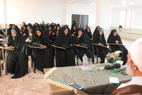 نشست تبیینی در گله‌دار همزمان با گرامیداشت هفته وحدت