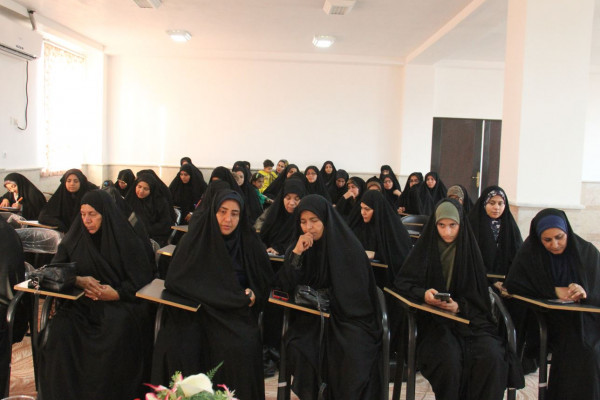 نشست تبیینی در گله‌دار همزمان با گرامیداشت هفته وحدت
