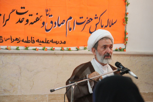 نشست تبیینی در گله‌دار همزمان با گرامیداشت هفته وحدت
