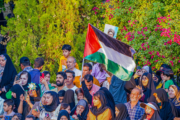 محفل کا جشن حافظ شیرازی کے مزار پر