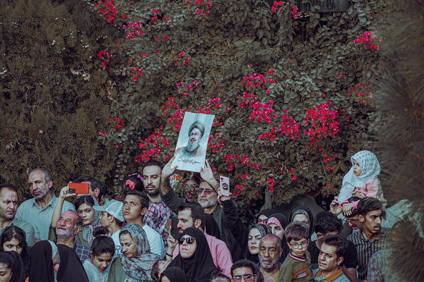 محفل کا جشن حافظ شیرازی کے مزار پر