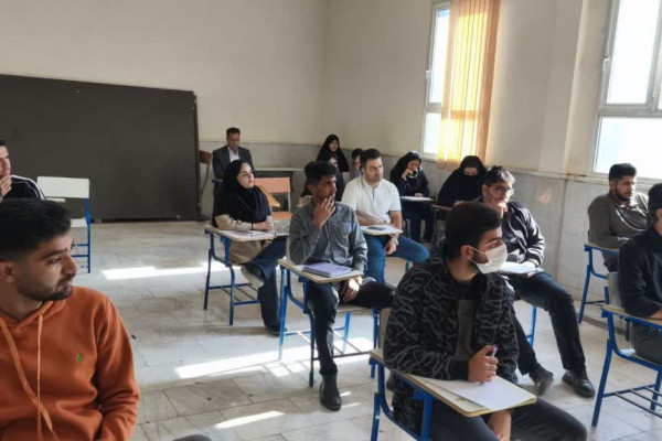 زندگی با آیه‌ها»؛ شور و نشاط قرآنی جوانان در دانشگاه آزاد شهرستان هرسین