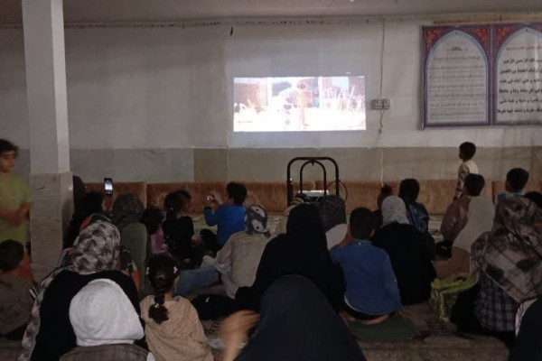 اکران انیمیشن های ایرانی در مسجد قمر بنی هاشم(ع) مهران