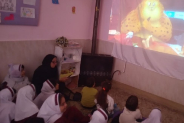 اکران فیلم سینمایی در مدارس و مساجد شهرستان دره شهر