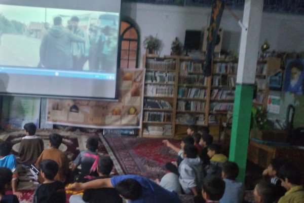 اکران فیلم های سینمایی درمدارس ومساجد شهرستان دره شهر