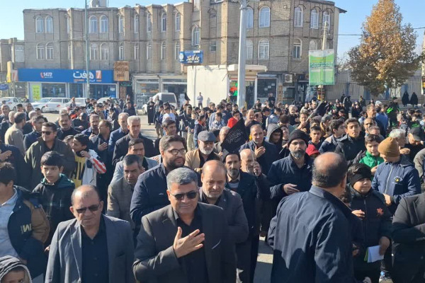 حضور پرشور مردم مؤمن، روحانیت معزز، امام جمعه، فرماندار، هیئت امنای مسجد جامع، فرهنگیان، دانش‌آموزان و نیروهای انتظامی و راهور شهرستان کنگاور