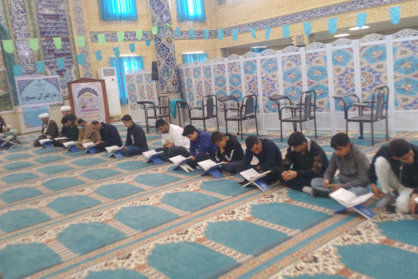 برگزاری محفل انس با قرآن ویژه جوانان و نوجوانان در مسجد جامع شهرستان دره شهر