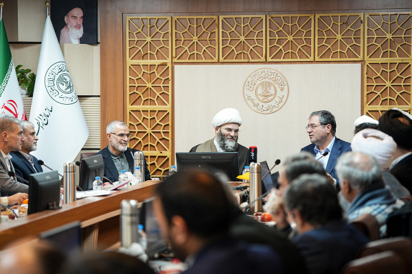 آئین رونمایی از پوستر جشنواره قرآنی زندگی با آیه‌ها