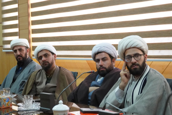 نشست تبیینی، محتوایی حوزه معارف اسلام ناب، با حضور مسئولین و متولیان مراکز استان همدان