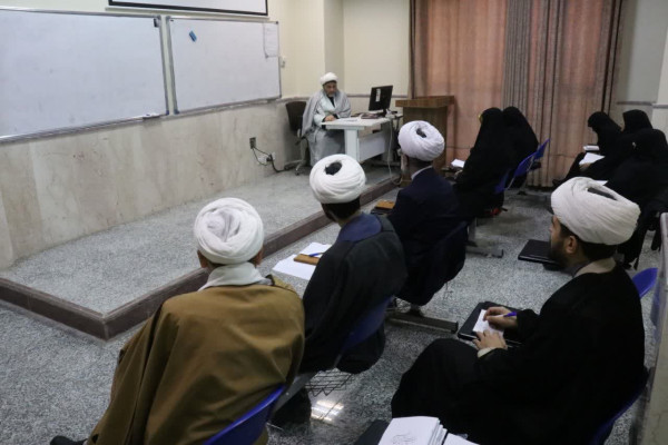 برگزاری نشست هم‌اندیشی اساتید معارف اسلام ناب استانهای همدان و زنجان