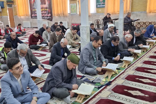 محفل انس با قرآن کریم با محوریت نهضت زندگی با آیه ها در شهرستان بدره برگزار شد