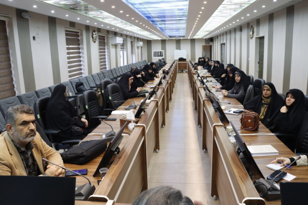 نشست هم اندیشی و تبیین طرح ملی زندگی با آیه‌ها برگزار گردید