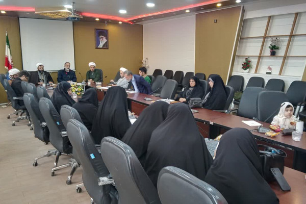 نشست هم‌اندیشی و تبیین طرح ملی «زندگی با آیه‌ها»شهرستان لنگرود برگزار گردید