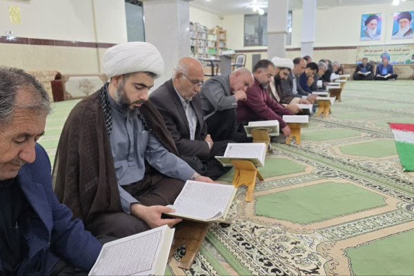برگزاری محفل انس با قرآن(زندگی با آیه ها)درشهرستان سرپل ذهاب