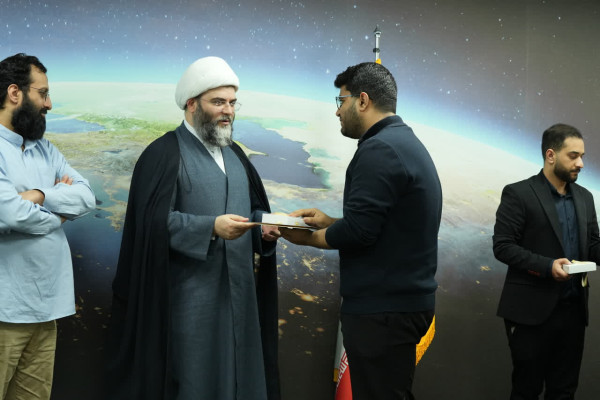 آیین تقدیر از عوامل ویژه برنامه »تا انقلاب مهدی»