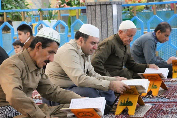 جزء خوانی قرآن کریم در اولین روز ماه مبارک رمضان