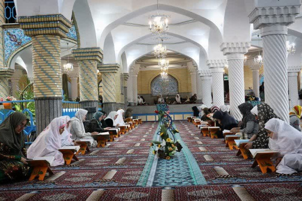جزء خوانی قرآن کریم در اولین روز ماه مبارک رمضان