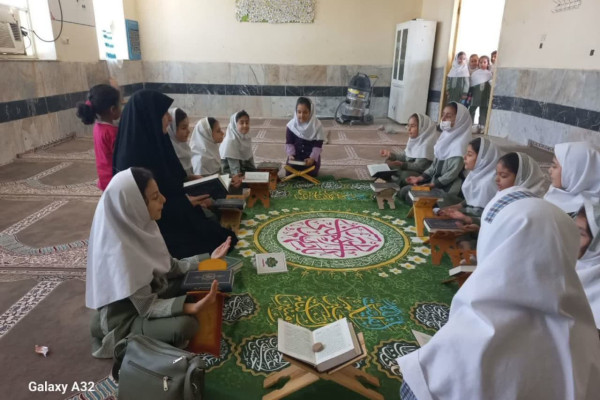 اجرای نهضت ملی زندگی با آیه ها در مدارس شهرستان مهران