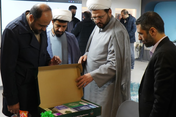 مروری بر بازدید اقشار مختلف از نمایشگاه «زندگی با آیه‌ها»