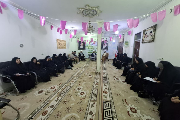 نشست  مبلغین و مبلغات دالاهو با محوریت «زندگی با آیه‌ها» شهرستان دالاهو