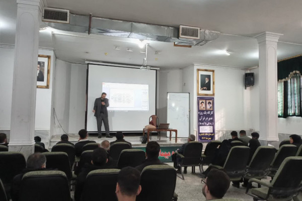 کارگاه یک روزه تدبر در قرآن کریم شهرستان اسلام آباد غرب