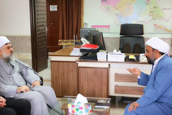بررسی ابعاد اجرای طرح «زندگی با آیه‌ها» در دیدار ماموستا بهمنی و حجت‌الاسلام رازیانی