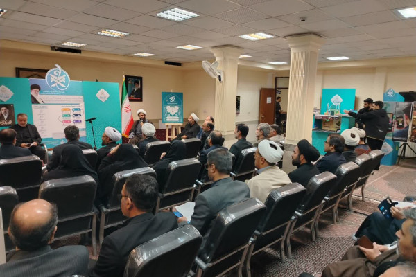 بازدید استاندار خراسان جنوبی و جمعی از مدیران کل ادارات از نمایشگاه قرآنی زندگی با آیه‌ها