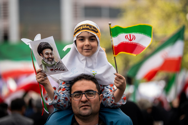 مراسم چهلم شهدای مدرسه میناب برگزار شد