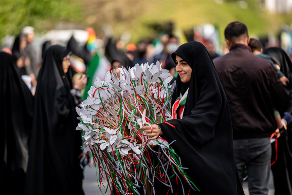 مراسم چهلم شهدای مدرسه میناب برگزار شد