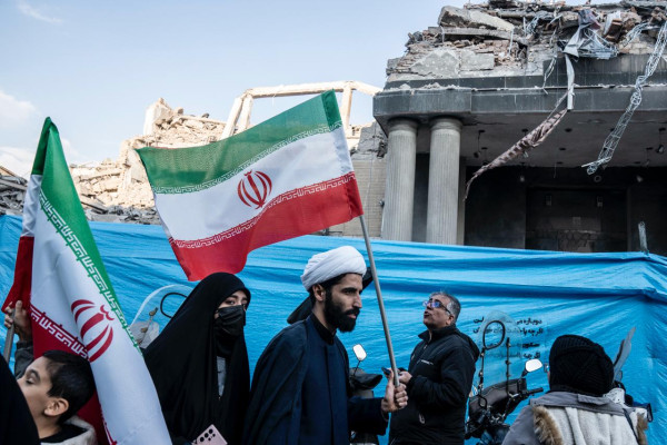 مراسم بیعت با آیت‌الله سید مجتبی خامنه‌ای با حضور جمع کثیری از مردم