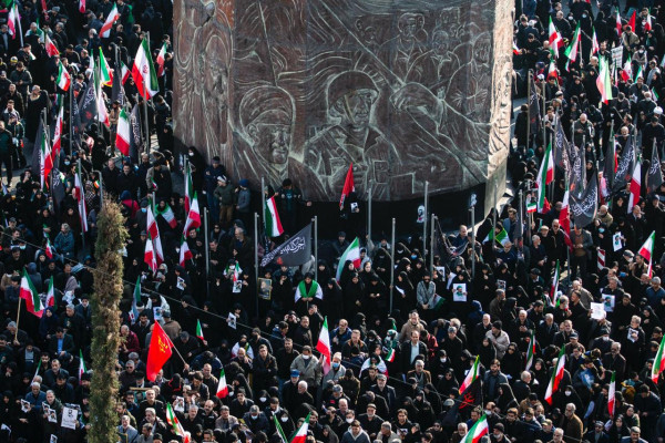 مراسم بیعت با آیت‌الله سید مجتبی خامنه‌ای با حضور جمع کثیری از مردم