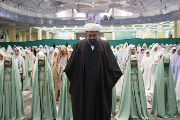 دورهمی "مهمونی فرشته‌ها به یاد دختران مدرسه شجره طیبه میناب