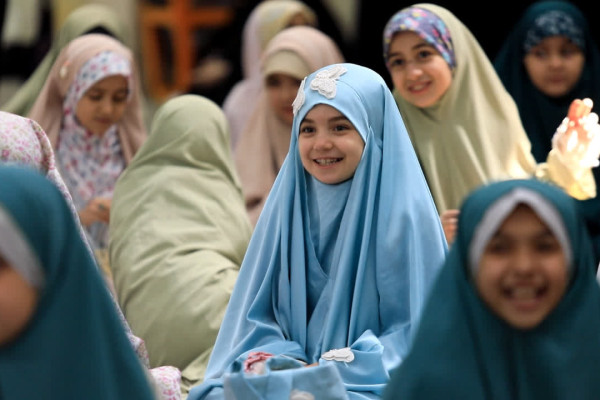 دورهمی "مهمونی فرشته‌ها به یاد دختران مدرسه شجره طیبه میناب