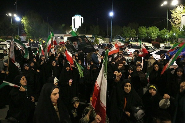 کاروان نمادین اعزام به جبهه در همدان