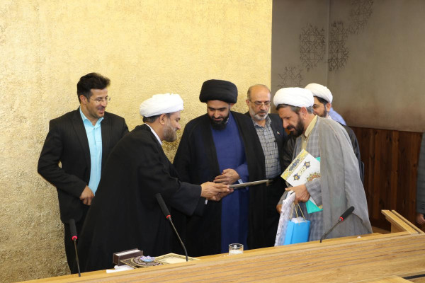 تکریم و معارفه روسای قبلی و جدید اداره تبلیغات اسلامی برخوار