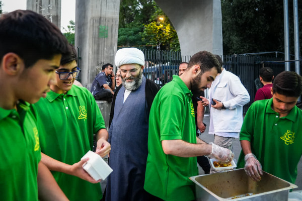 حضور حجت الاسلام محمد قمی در مهمانی کیلومتری غدیر تهران