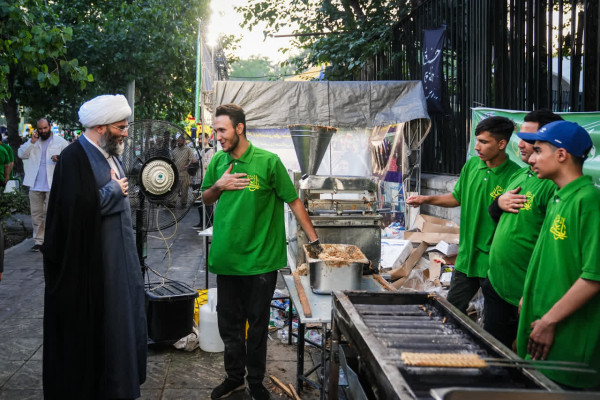 حضور حجت الاسلام محمد قمی در مهمانی کیلومتری غدیر تهران
