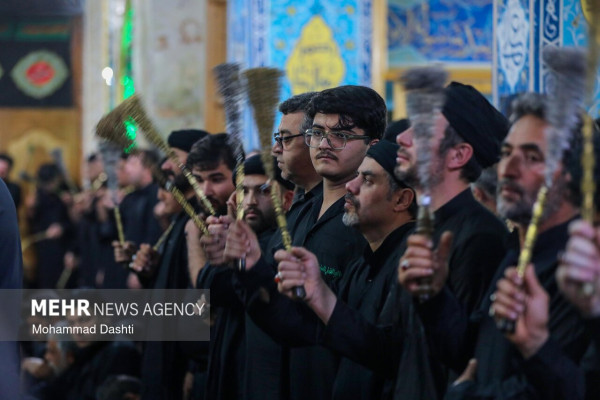 آیین سنتی «طشت گذاری» در مسجد جامع جامع اردبیل