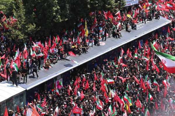 آیین تشییع پیکر مطهر رهبر شهید انقلاب در تهران برگزار شد