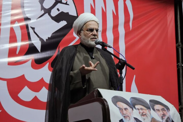 ملت ایران در برابر تجاوز و زیاده‌خواهی دشمن عقب‌نشینی نمی‌کند