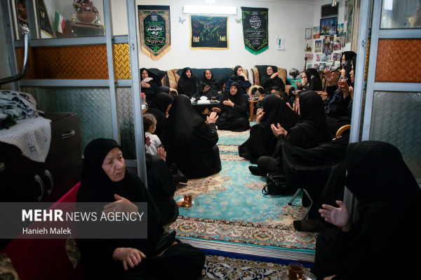 خانه به خانه با نام حسین(ع)