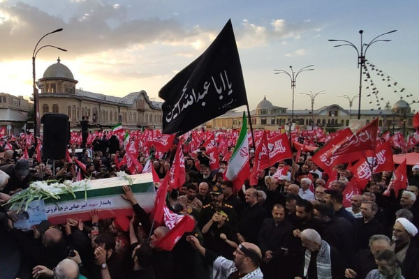 مراسم راهپیمایی جاماندگان اربعین حسینی و تشییع شهید والامقام امیر عباس درهم فروش  در همدان